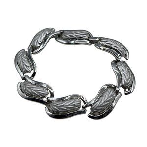 VTG Trifari leaf pattern link bracelet minimalist